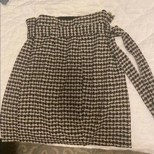 NWT!!Express houndstooth skirt